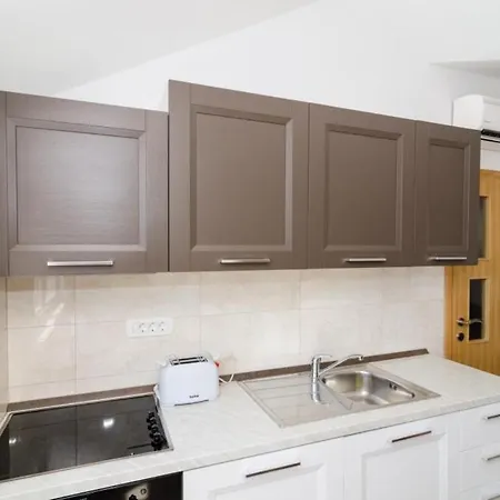 Ari- Three Bedroom With Balcony And Sea View - Attic